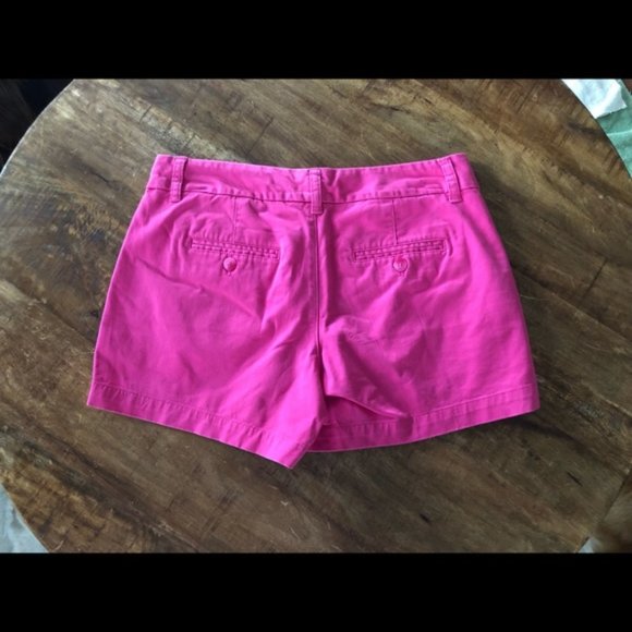 GAP Shorts - Picture 2 of 5